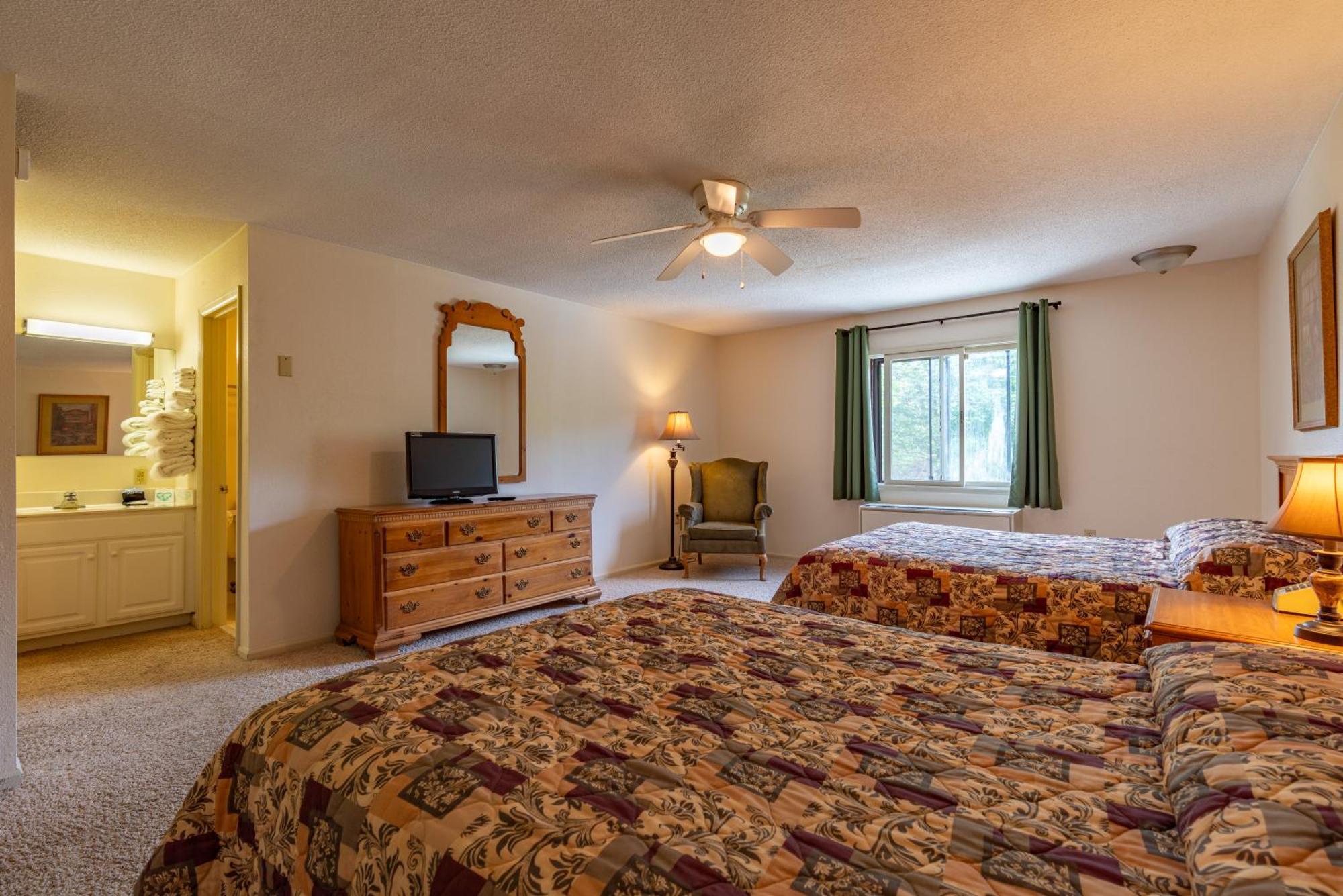 4 Seasons At Beech Mountain Hotell Rum bild